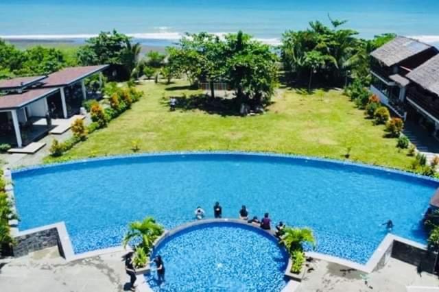 Vistapaloma Beach Resort Odiong Exterior photo